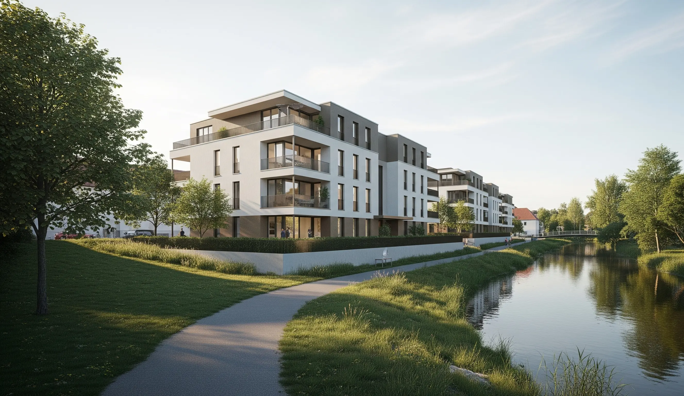 Wohnanlage mit Bach